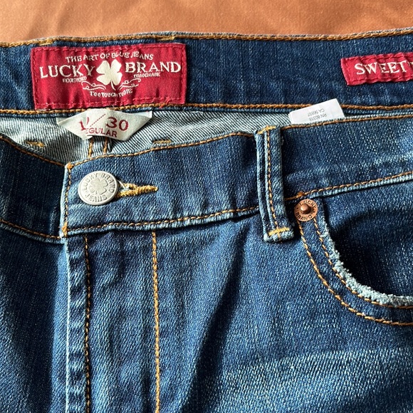 Lucky Brand curvy jeans - Picture 9 of 10